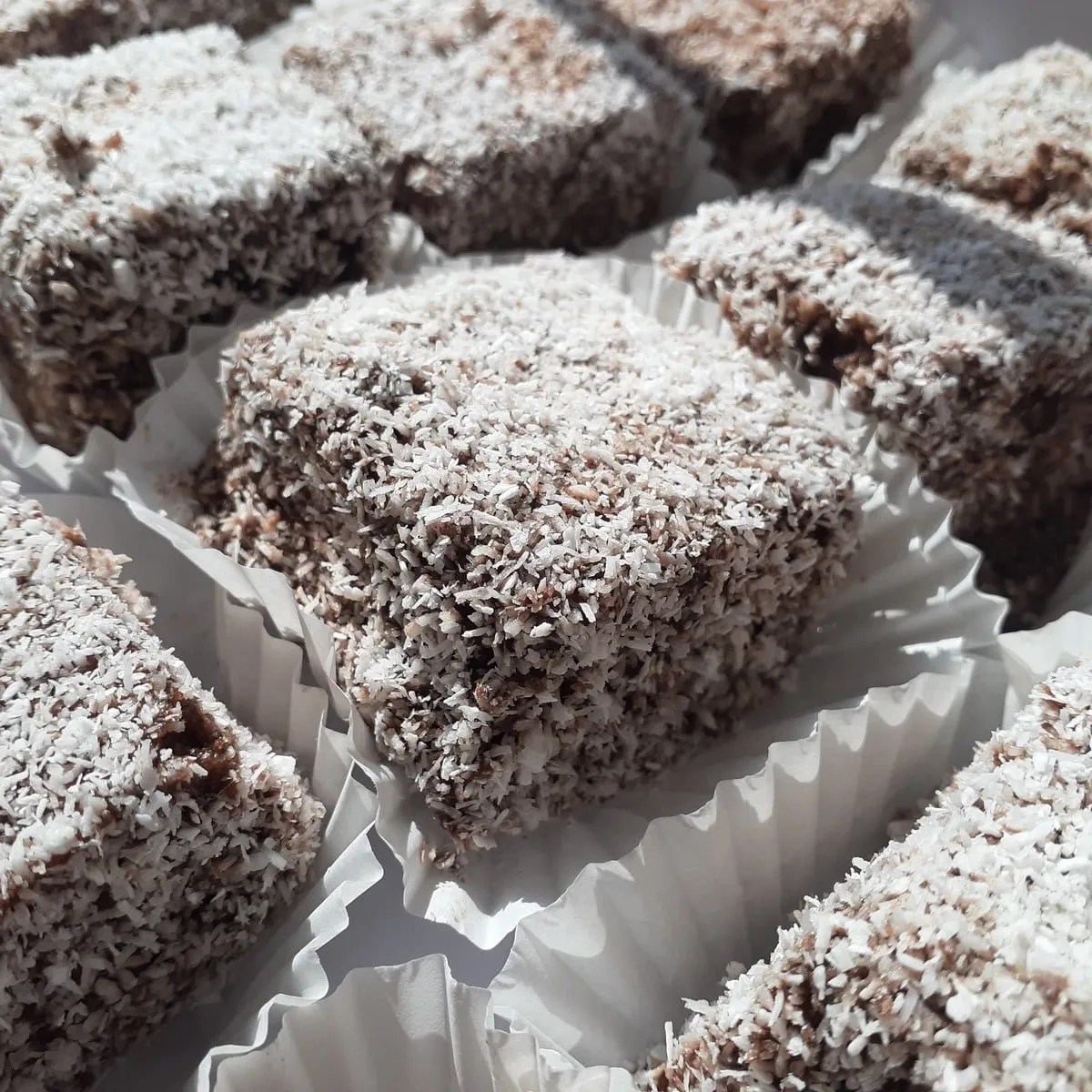 Chocolate lamingtons