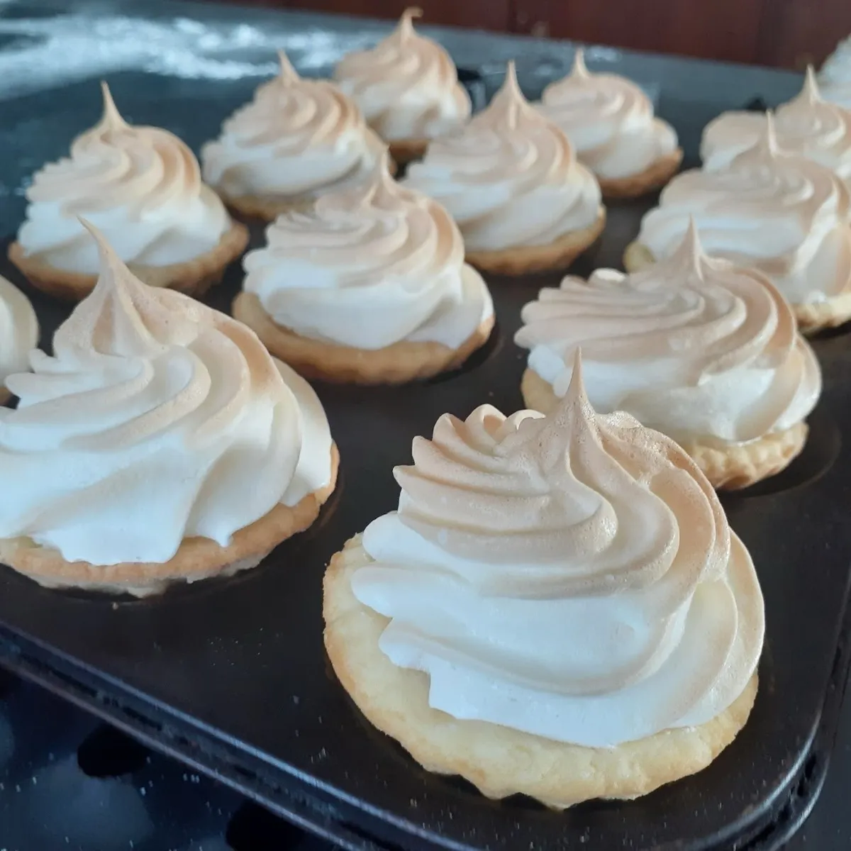Lemon meringues