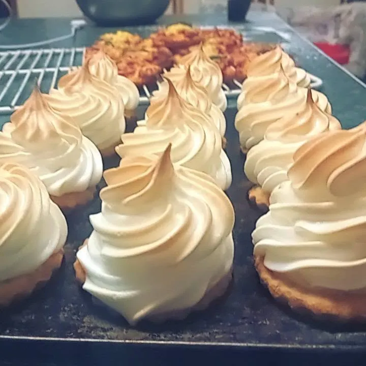 Lemon meringues